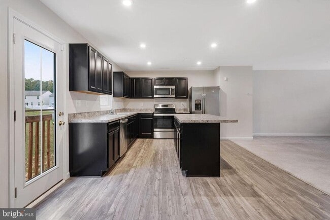 Photo - 32 Tilia Dr