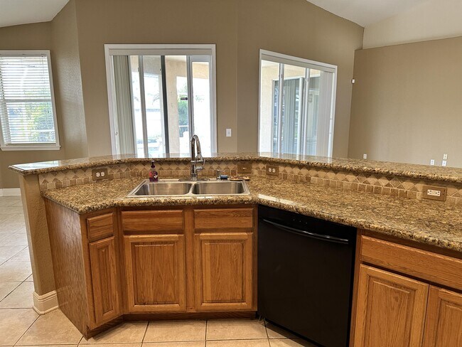 Photo - 307 Inman St