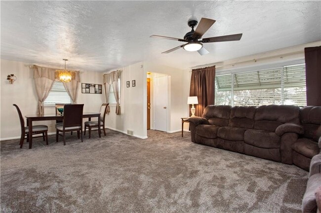Photo - 976 N Pasadena Ave