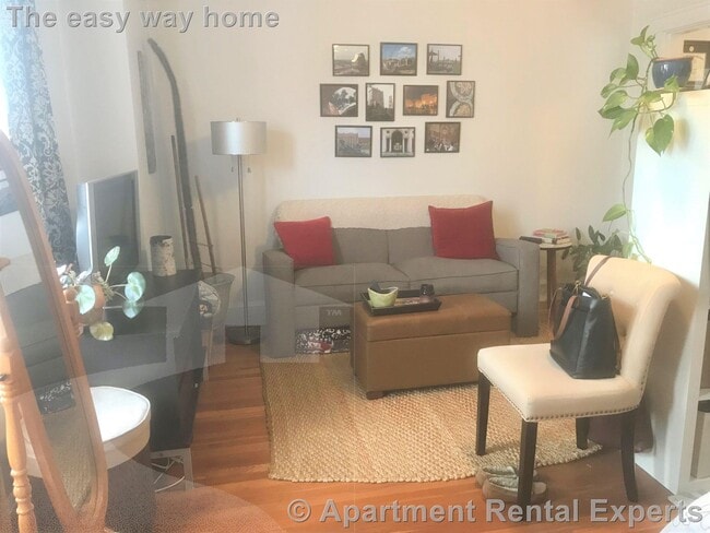 Building Photo - 11 Gray St Unit #8