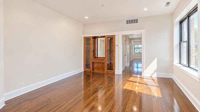 Photo - 2169 N Milwaukee Ave Unit 3