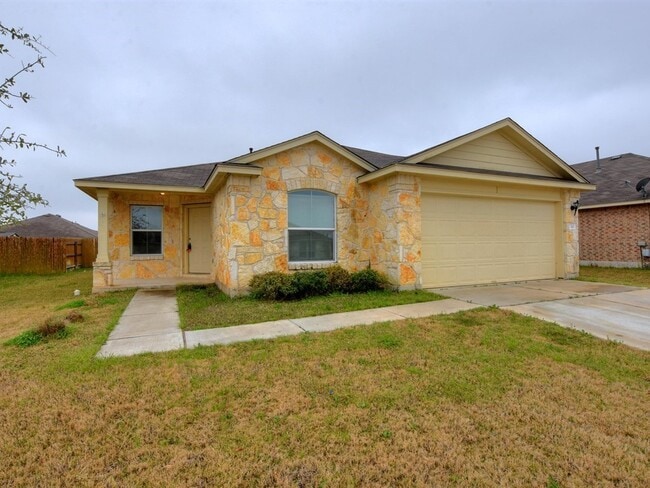 Photo - BEAUTIFUL 4 BEDROOMS / 2 BATH HOME IN HUNTER'S CROSSING