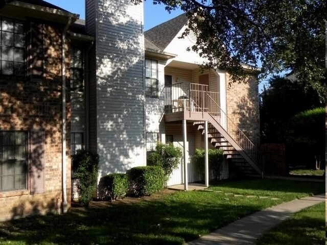 Hebron Oaks