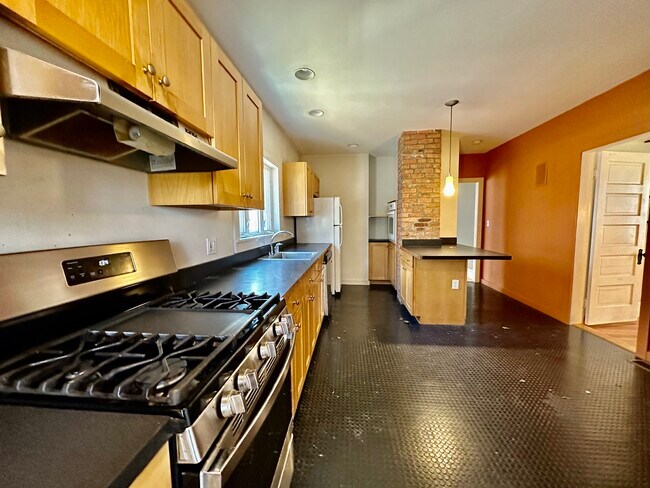 41 Whitfield Rd
