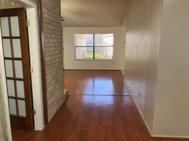 Photo - 2906 Green Fields Dr