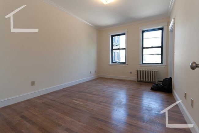 Photo - 21 Glenville Ave