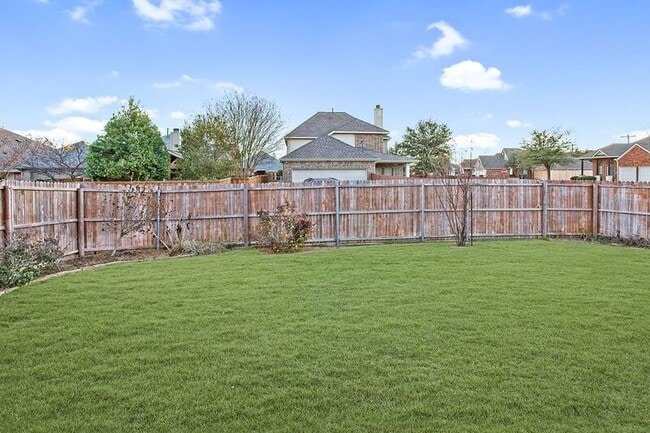 Photo - 5925 Silver Buckle Dr