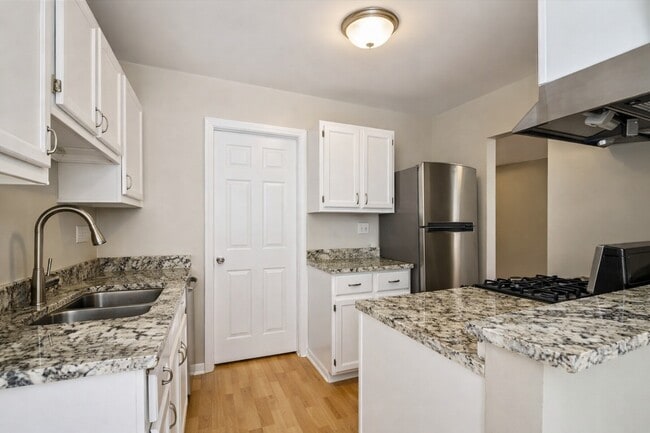 Photo - 1000 Wesley Ln