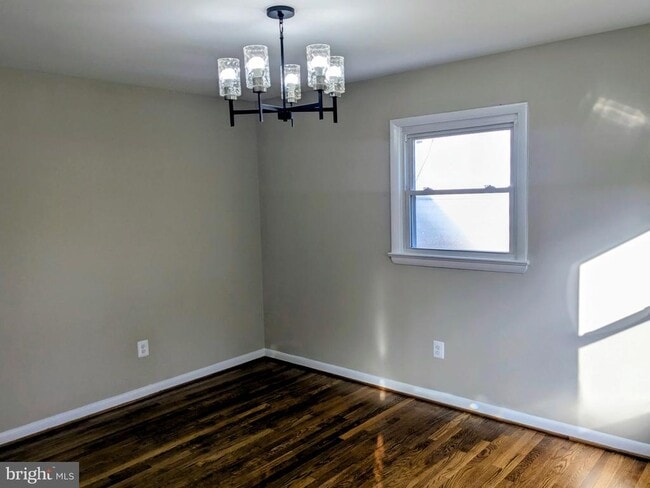 Photo - 4707 Mangum Rd