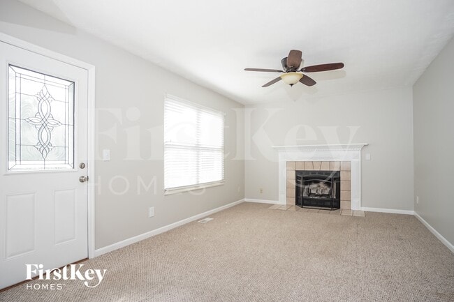 Photo - 935 Saffron Ln