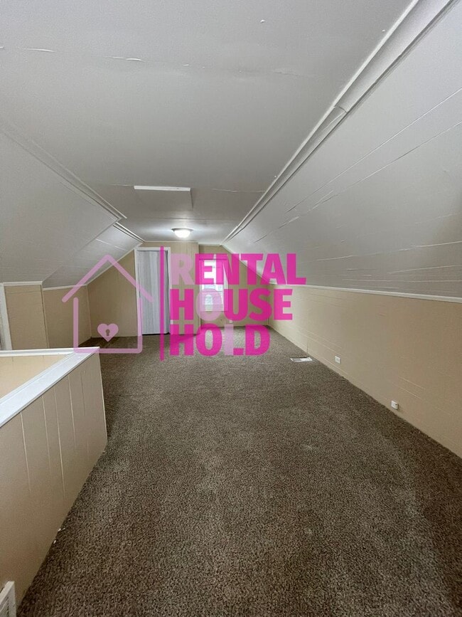 Photo - Security Deposit Slashed just $500~ 3 BEDR...