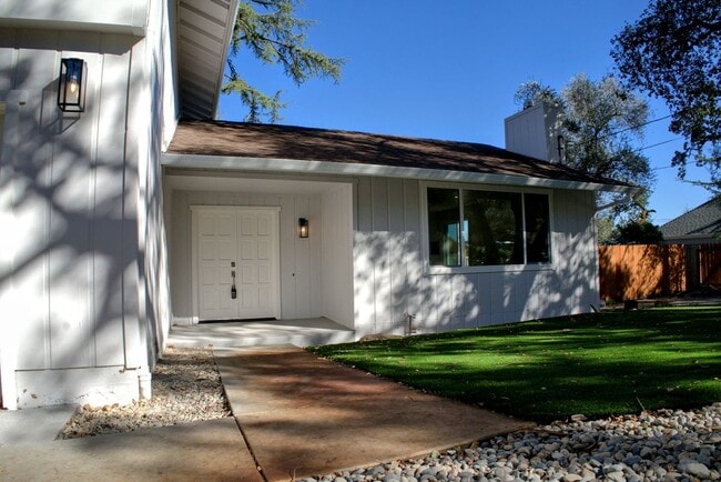 Photo - 604 Los Olivos Rd