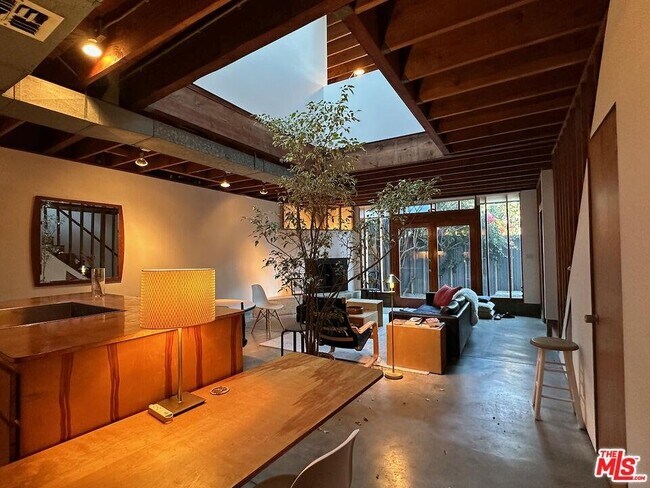 Photo - 37 Horizon Avenue, Los Angeles, CA 90291 -...