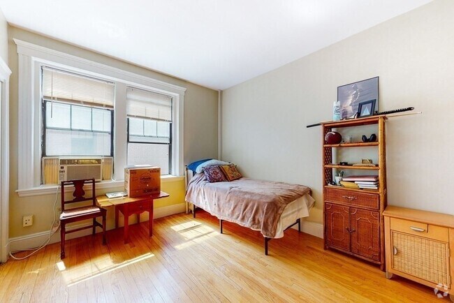 Building Photo - 12 Sutherland Rd Unit 2 Rental