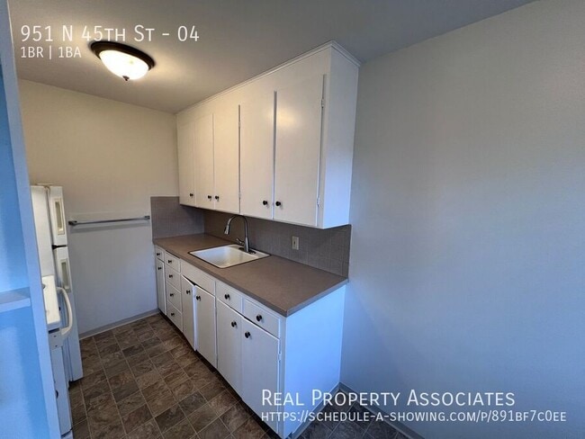 Photo - 951 N 45th St Unit 04