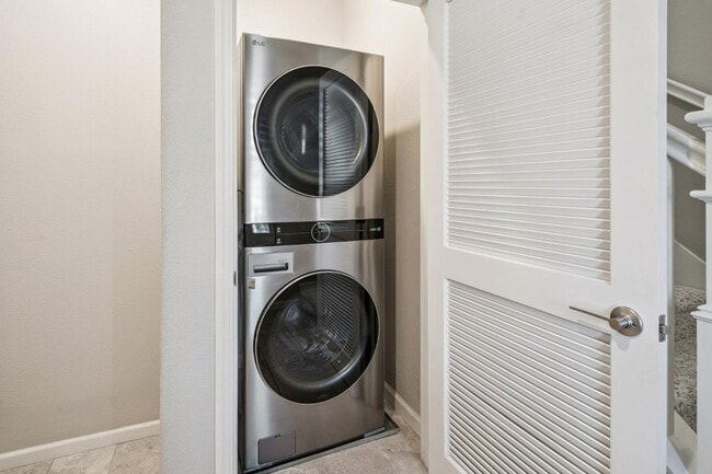 Photo - 605 El Camino Real