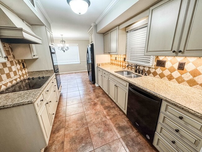 Photo - 2852 Leesburg Dr