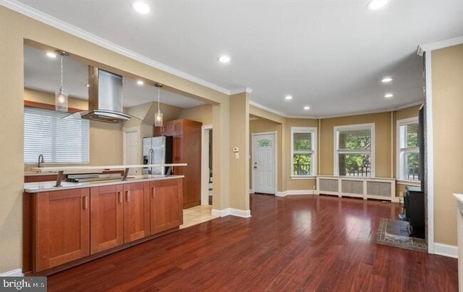 Photo - 62 Waterloo Ave
