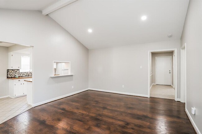 Photo - 13914 Duncannon Dr