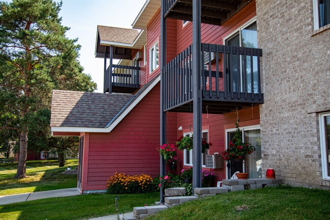 Woodridge Apartments