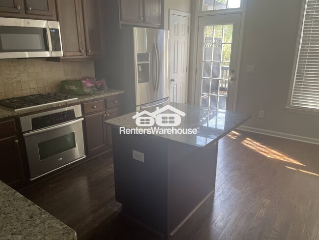 Photo - 1213 Discover Green Ln