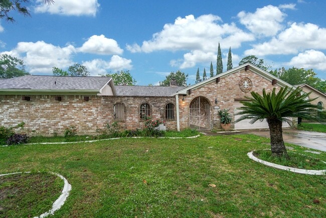 Building Photo - 5611 Arncliffe Dr Rental