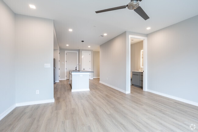 1BR, 1BA - 758SF - Living Area - Mid Castle