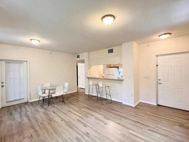 Photo - 6812 W Sample Rd Unidad 6812