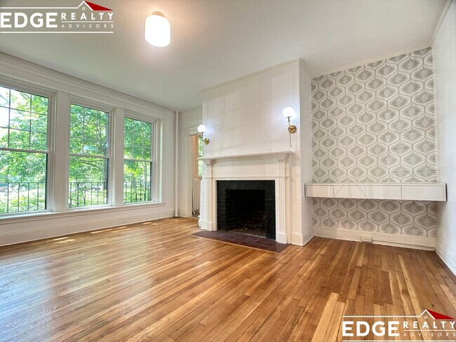 Photo - 1988 Commonwealth Ave Unit 1