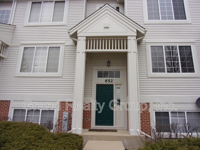Photo - 652 S Rosehall Ln House