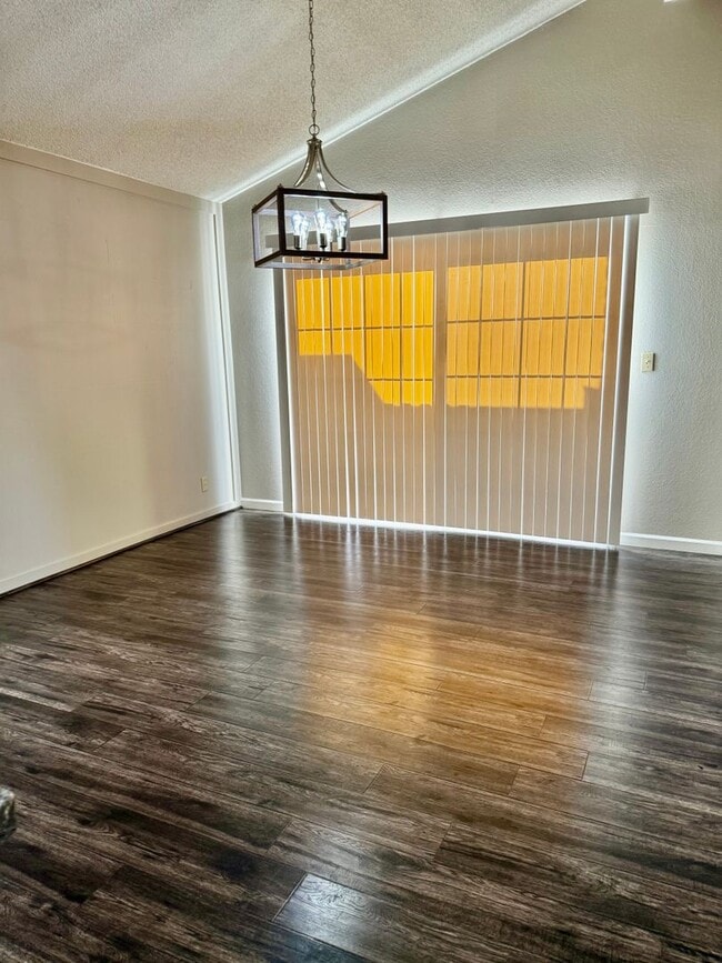 Photo - AVONDALEDUPLEX Unit 1745
