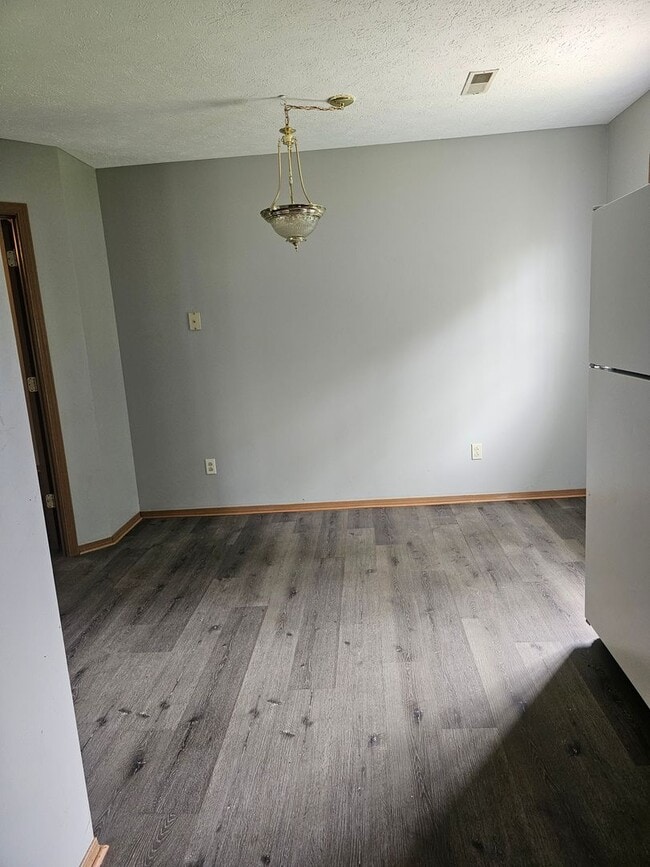 Photo - Adorable home ready for you!