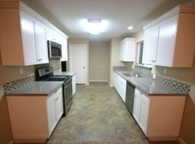 Photo - Large 3 Bedroom Home In Enterprise Area