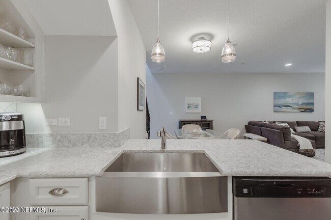 Photo - 674 Coconut Palm Pkwy