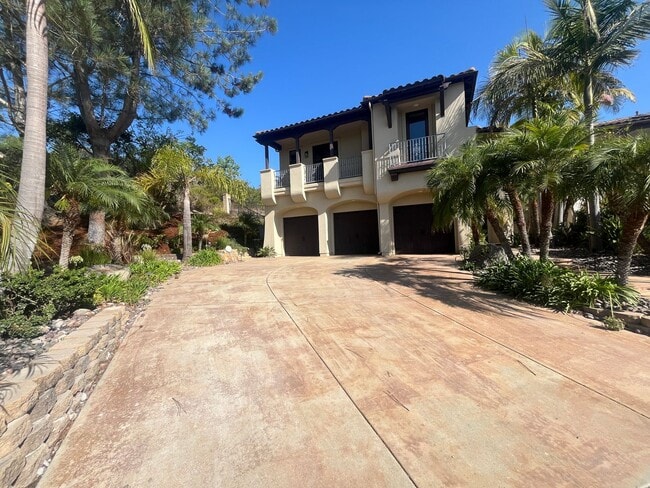 Building Photo - Elegant 5-Bedroom Carmel Valley Home with ...