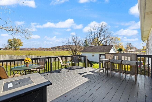 Photo - 76 Waterford Way