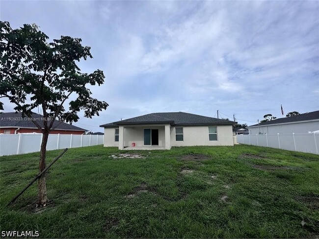 Building Photo - 2837 NW 19th Pl
