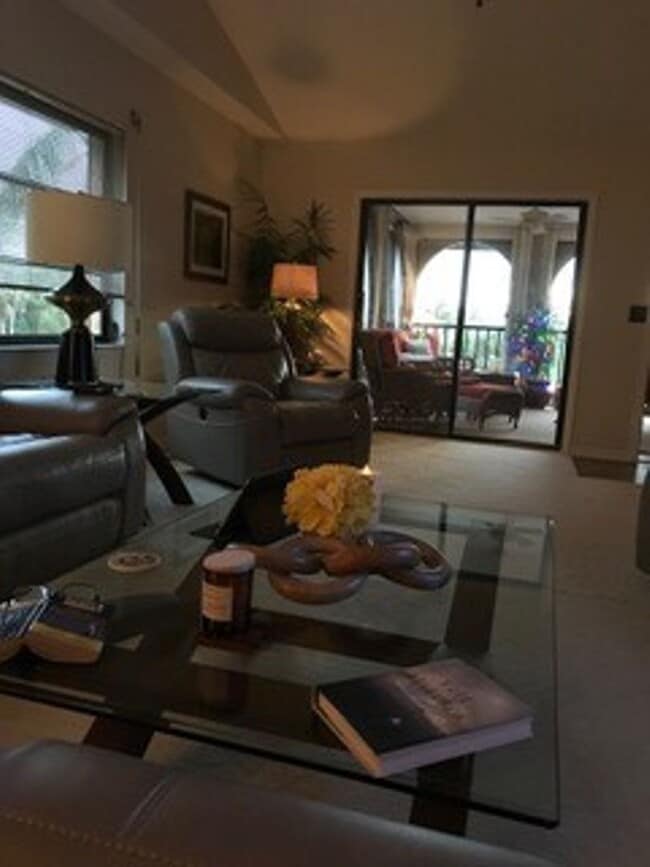 Rose Garden Furnished Unit Available May - Nov