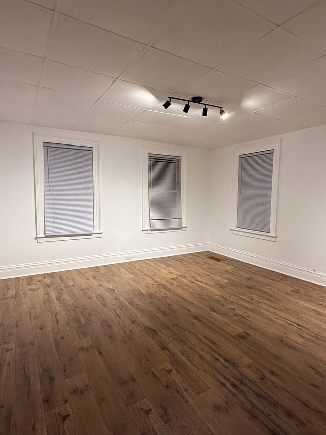 Photo - 75 Henry St Unit 1