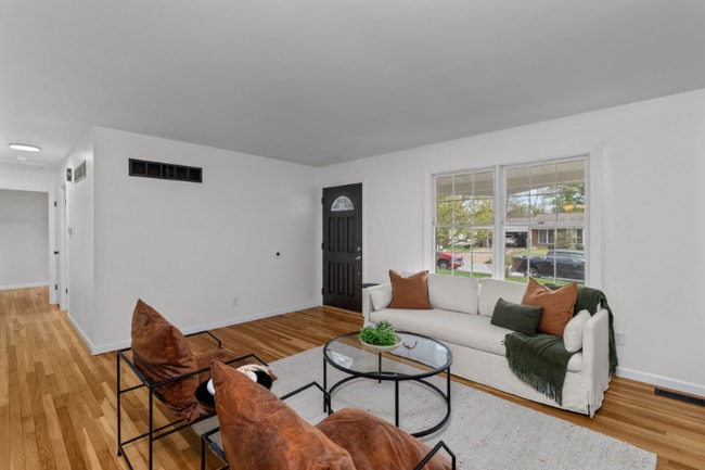 Photo - 105 Whitewater Dr