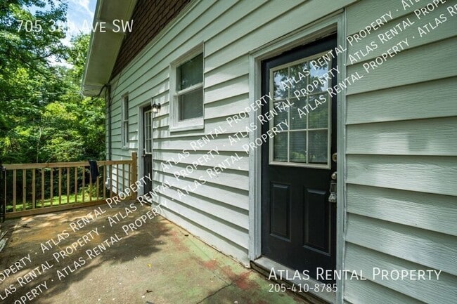 Photo - 705 3rd Ave SW