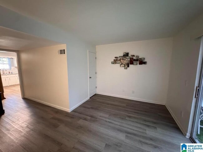 858858 Beacon Pkwy E