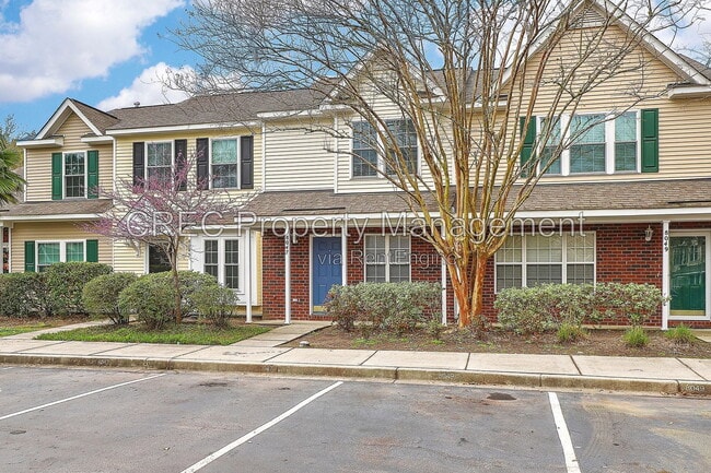 8047 Shadow Oak Dr