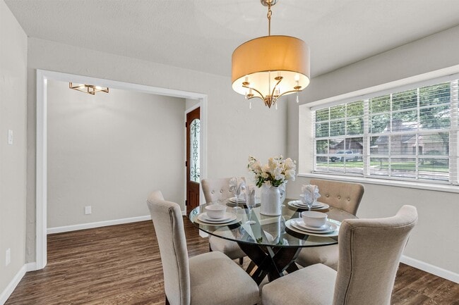 Photo - 7911 Heathrow Ln
