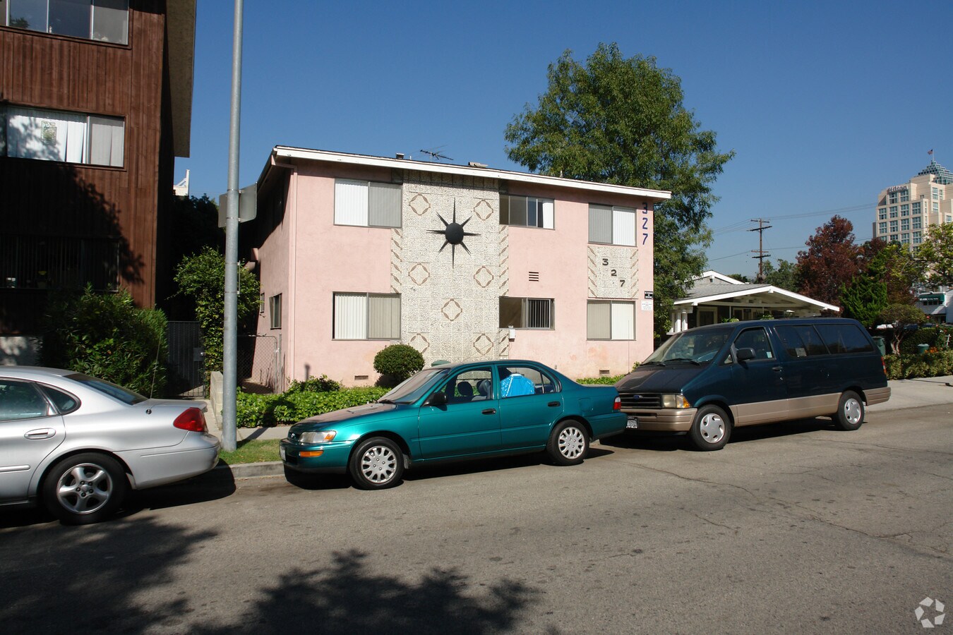 Photo - 327 Burchett St