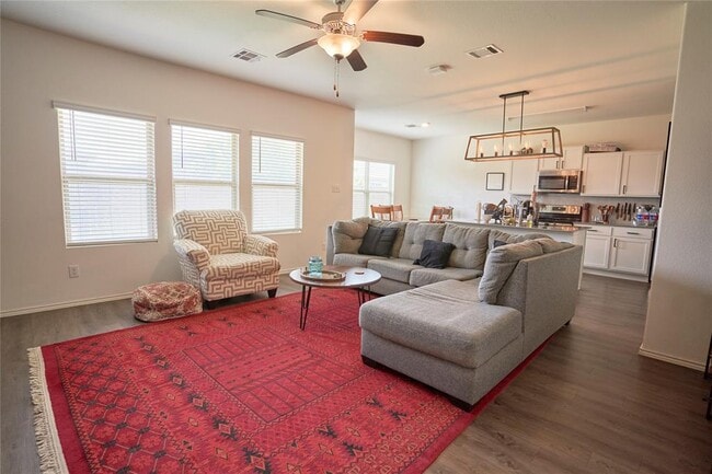 Photo - 105 Comet Dr