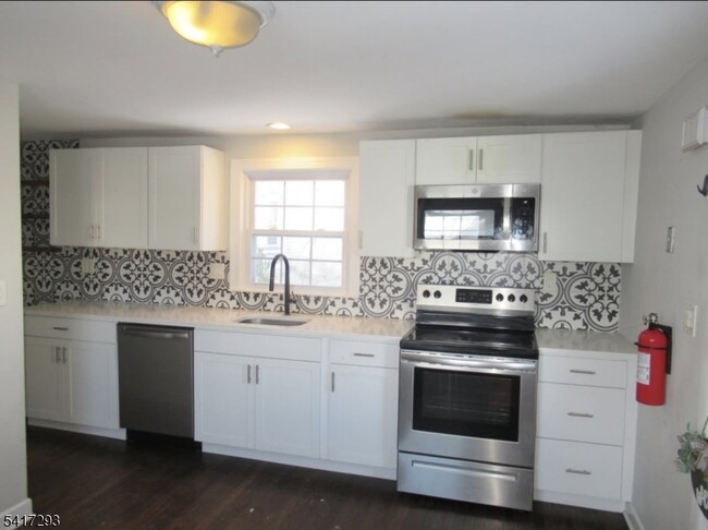 Photo - 3 W Fairview Ave Unit B