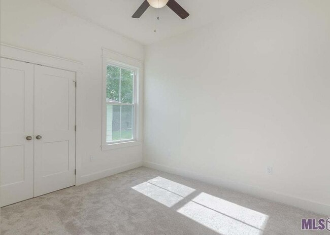 Photo - 634 W Grant St