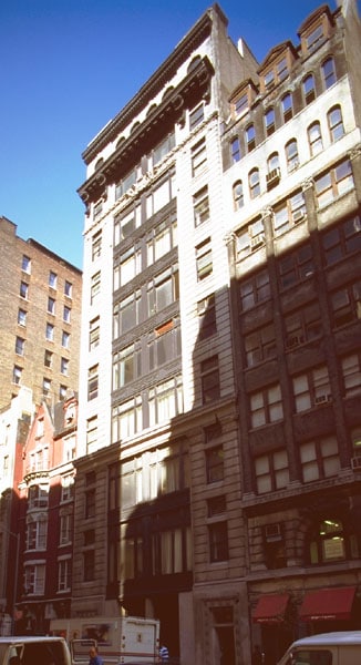 Photo - 25 E 21st St