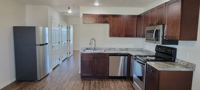 Photo - NEW LUXURY ONE BEDROOM APARTMENT UNFURNISHED Unit 2501-S